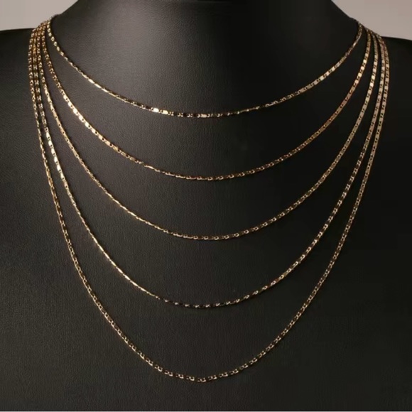 Dainty Italian 2mm flat gold chain - chain link - 18k plated - Picture 5 of 5